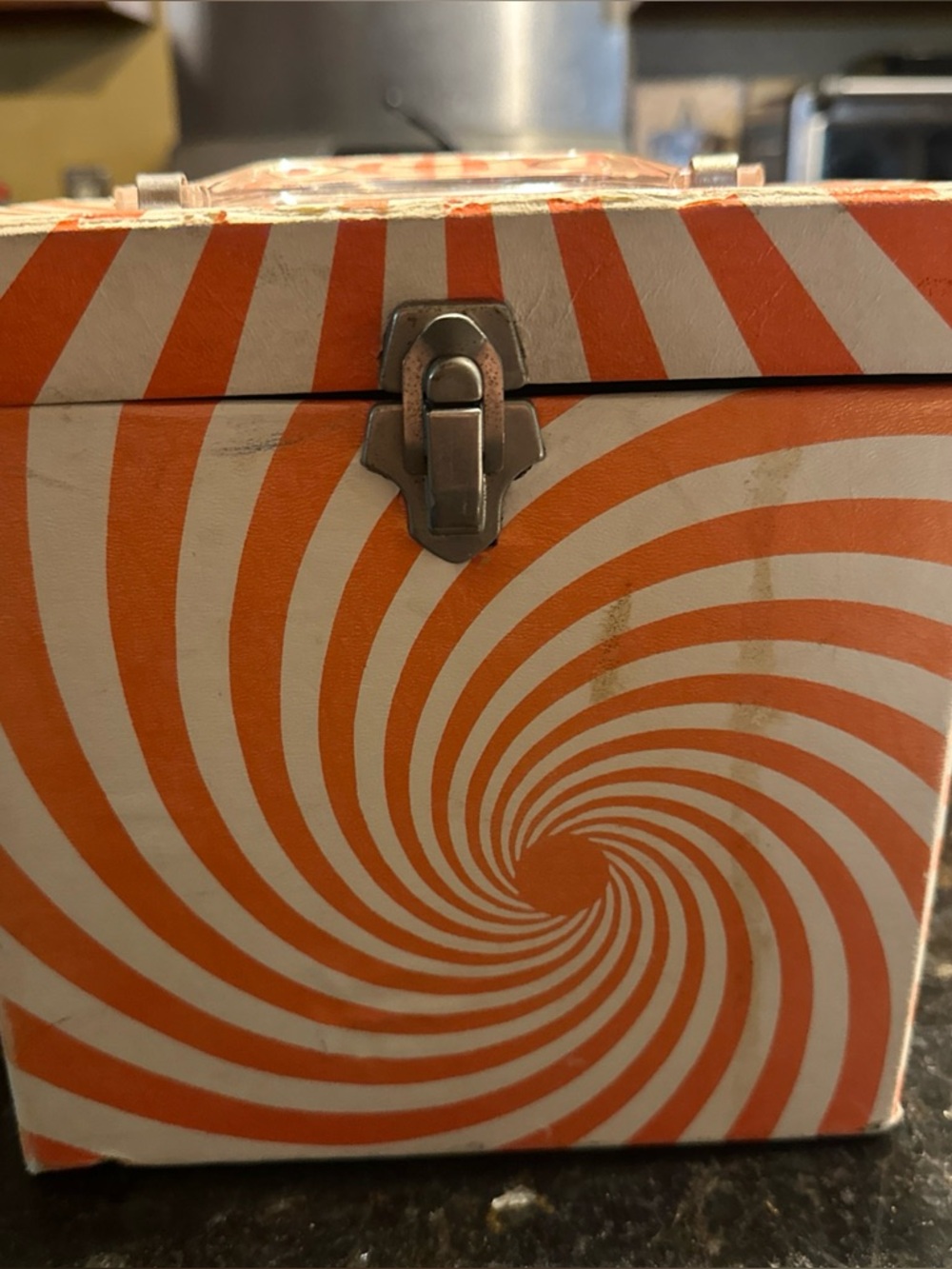 Retro Orange Swirl Platter Pak 45’s Carrying Case